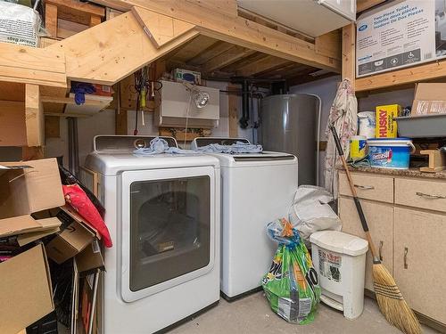 4042 Cavallin Crt, Saanich, BC - Indoor Photo Showing Laundry Room