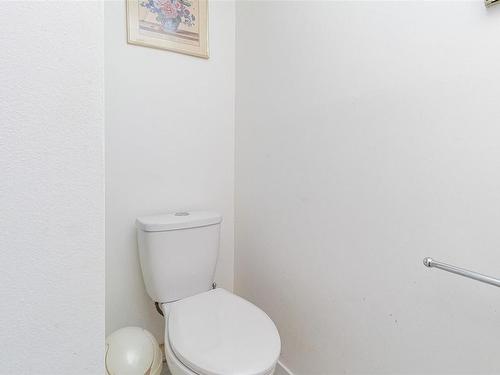 4042 Cavallin Crt, Saanich, BC - Indoor Photo Showing Bathroom