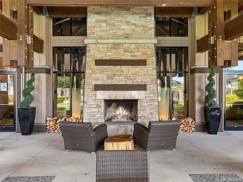 122D-1175 Resort Dr, Parksville, BC - Indoor With Fireplace