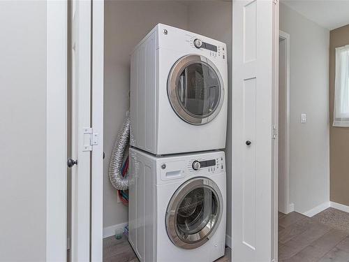 481 Stirling Ave, Nanaimo, BC - Indoor Photo Showing Laundry Room
