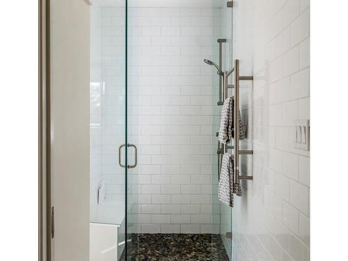 885 Linkleas Ave, Oak Bay, BC - Indoor Photo Showing Bathroom