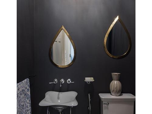 1239 Tattersall Dr, Saanich, BC - Indoor Photo Showing Bathroom