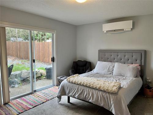 550 Rothdale Rd, Ladysmith, BC - Indoor Photo Showing Bedroom