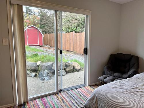 550 Rothdale Rd, Ladysmith, BC - Indoor Photo Showing Bedroom