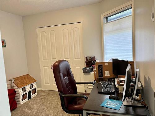550 Rothdale Rd, Ladysmith, BC - Indoor Photo Showing Office