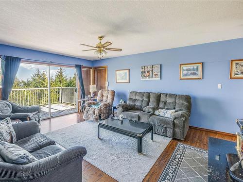 3121 Northwood Rd, Nanaimo, BC - Indoor Photo Showing Living Room