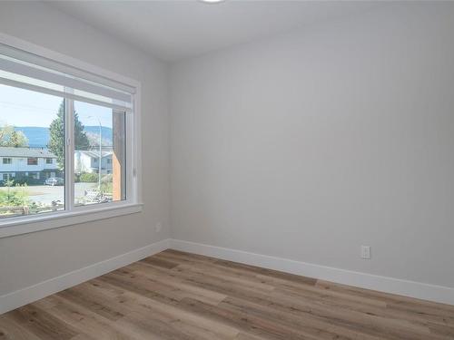 2462 Rosstown Rd, Nanaimo, BC - Indoor Photo Showing Other Room