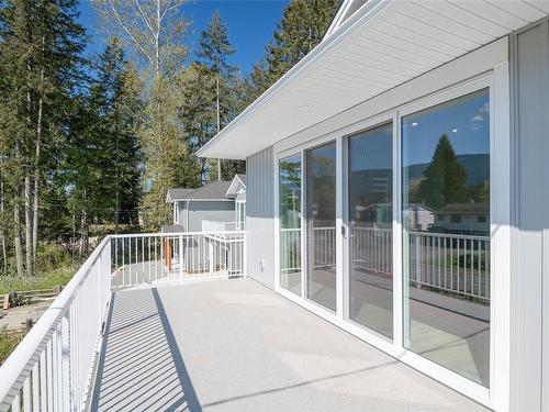 2462 Rosstown Rd, Nanaimo, BC - Outdoor With Deck Patio Veranda With Exterior