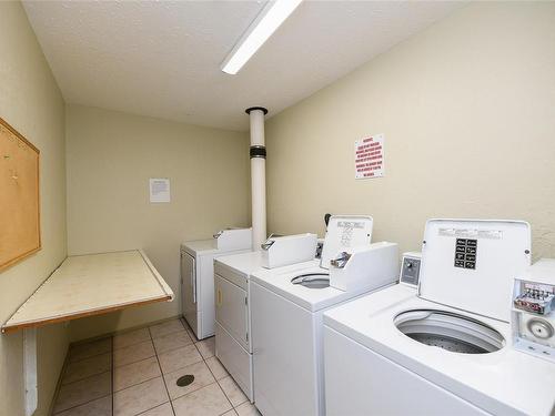 311-175 Centennial Dr, Courtenay, BC - Indoor Photo Showing Laundry Room