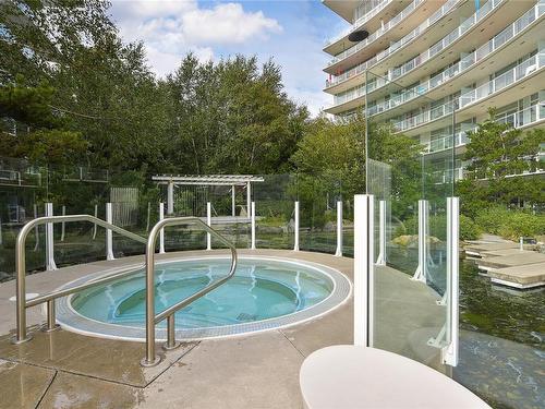 401-68 Songhees Rd, Victoria, BC - Outdoor With In Ground Pool