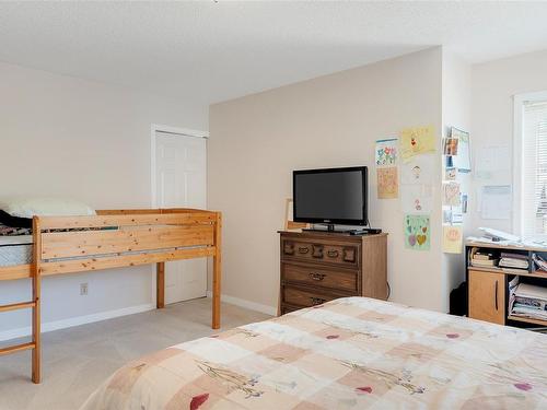 26-416 Dallas Rd, Victoria, BC - Indoor Photo Showing Bedroom
