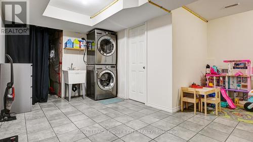 145 Montgomery Boulevard, Orangeville, ON - Indoor Photo Showing Laundry Room