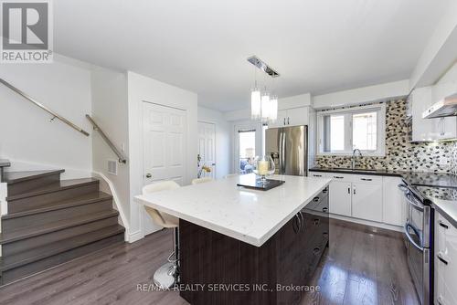 #2 -2891 Rio Crt, Mississauga, ON - Indoor Photo Showing Kitchen With Upgraded Kitchen