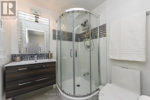 #2 -2891 Rio Crt, Mississauga, ON - Indoor Photo Showing Bathroom