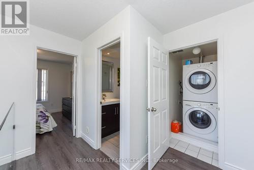 #2 -2891 Rio Crt, Mississauga, ON - Indoor Photo Showing Laundry Room