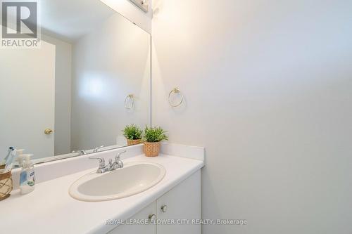 #37 - 2700 Battleford Road, Mississauga, ON - Indoor Photo Showing Bathroom