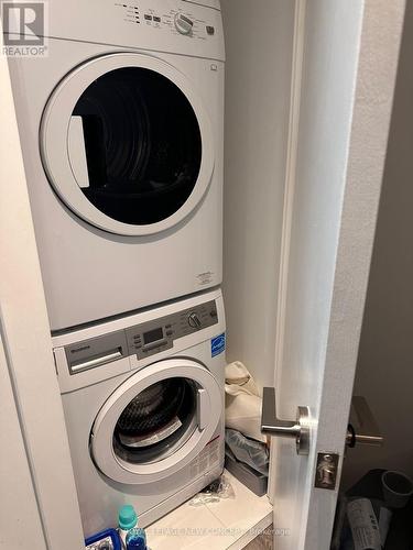 4605 - 7 Grenville Street, Toronto, ON - Indoor Photo Showing Laundry Room