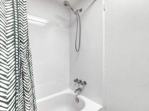 Bathroom - 303-6320 Place Bonaventure, Brossard, QC - Indoor Photo Showing Bathroom