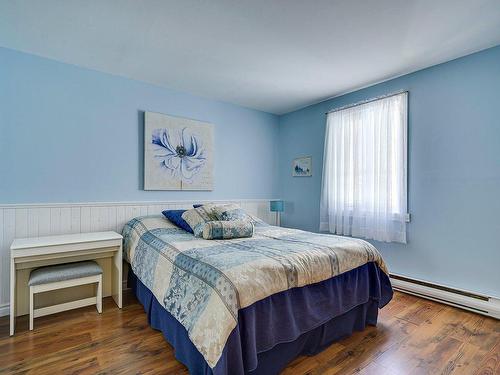 Chambre Ã Â coucher - 250 Ch. Millette, Lac-Des-Seize-Îles, QC - Indoor Photo Showing Bedroom