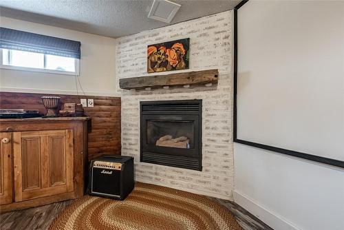 134 Schooley Road, Fort Erie, ON - Indoor With Fireplace