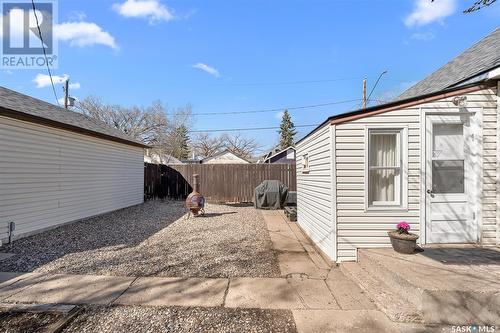 416 10Th Avenue Nw, Moose Jaw, SK - Outdoor