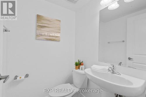 10 Affleck Rd, Brampton, ON - Indoor Photo Showing Bathroom