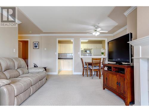 3220 Centennial Drive Unit# 312, Vernon, BC - Indoor Photo Showing Living Room