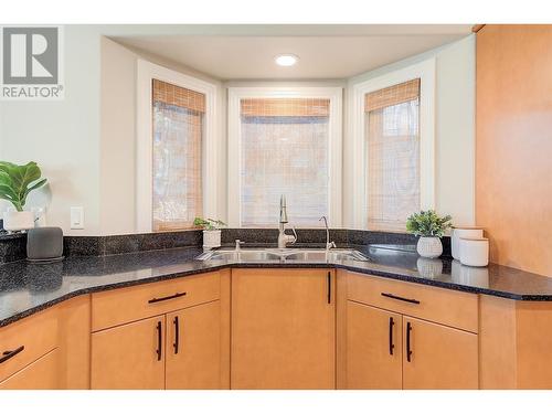 3936 Gallaghers Parkway, Kelowna, BC - Indoor Photo Showing Kitchen With Double Sink