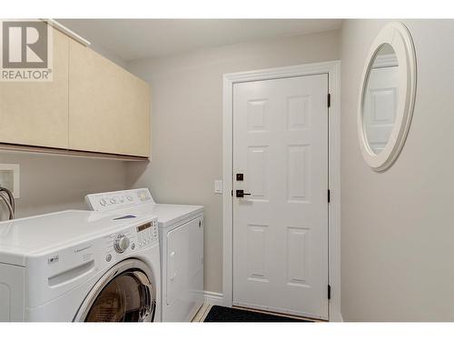 3936 Gallaghers Parkway, Kelowna, BC - Indoor Photo Showing Laundry Room