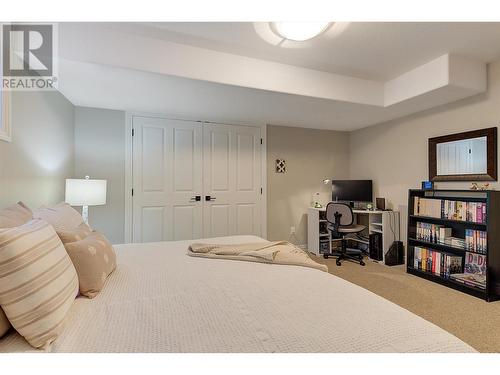 3936 Gallaghers Parkway, Kelowna, BC - Indoor Photo Showing Bedroom
