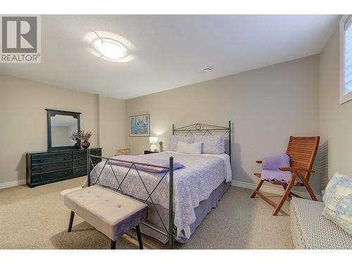 3936 Gallaghers Parkway, Kelowna, BC - Indoor Photo Showing Bedroom