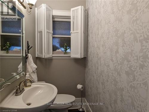 161 Windermere Rd, London, ON - Indoor Photo Showing Bathroom