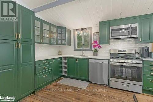 1041 Bonfield Street, Algonquin Highlands, ON - Indoor Photo Showing Kitchen