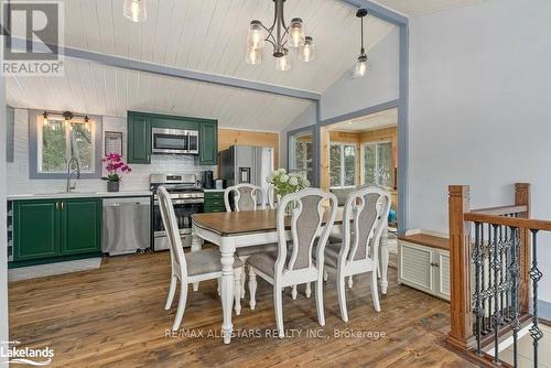 1041 Bonfield Street, Algonquin Highlands, ON - Indoor Photo Showing Dining Room