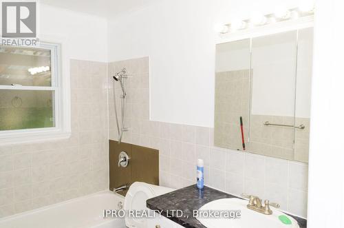 26 Best Avenue, Hamilton, ON - Indoor Photo Showing Bathroom
