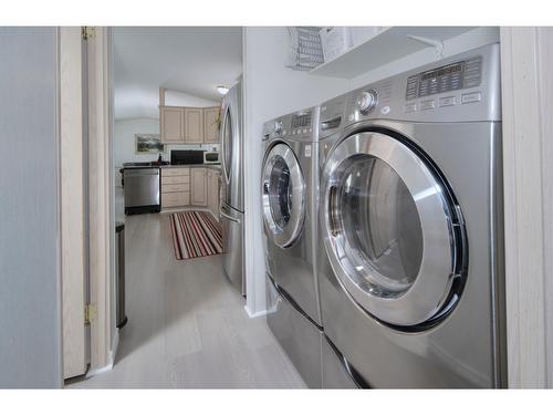 6708 Columbia Lake Road, Fairmont Hot Springs, BC - Indoor Photo Showing Laundry Room
