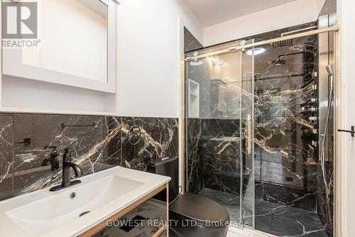 20 Tasker St, St. Catharines, ON - Indoor Photo Showing Bathroom