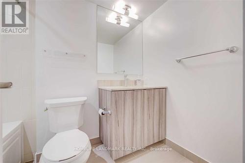 #2402 -955 Bay St, Toronto, ON - Indoor Photo Showing Bathroom