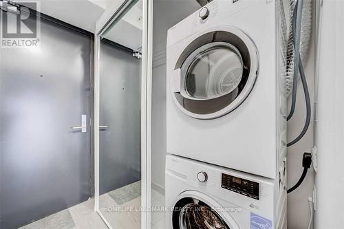 2402 - 955 Bay Street, Toronto, ON - Indoor Photo Showing Laundry Room