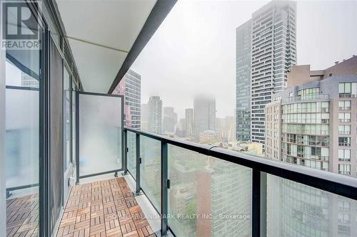 #2402 -955 Bay St, Toronto, ON - Outdoor With Exterior