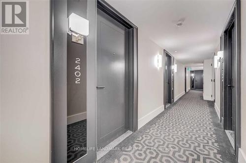 #2402 -955 Bay St, Toronto, ON - Indoor Photo Showing Other Room