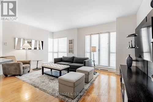 603 - 38 Avenue Road W, Toronto, ON - Indoor Photo Showing Living Room