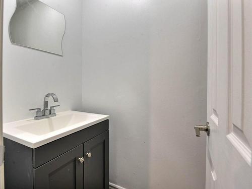Powder room - 4299 1Re Avenue, Laval (Laval-Ouest), QC - Indoor Photo Showing Bathroom