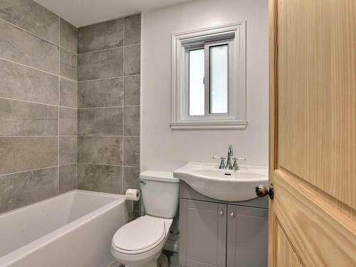 Salle de bains - 4299 1Re Avenue, Laval (Laval-Ouest), QC - Indoor Photo Showing Bathroom