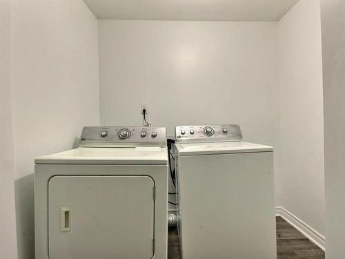 Salle de lavage - 4299 1Re Avenue, Laval (Laval-Ouest), QC - Indoor Photo Showing Laundry Room