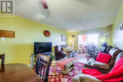 #1416 -430 Mclevin Ave, Toronto, ON - Indoor Photo Showing Living Room