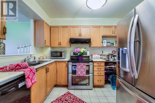 #1416 -430 Mclevin Ave, Toronto, ON - Indoor Photo Showing Kitchen With Double Sink