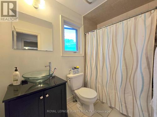 20 Gwillimbury Drive, Bradford West Gwillimbury, ON - Indoor Photo Showing Bathroom