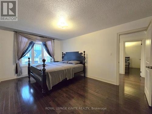 20 Gwillimbury Drive, Bradford West Gwillimbury, ON - Indoor Photo Showing Bedroom