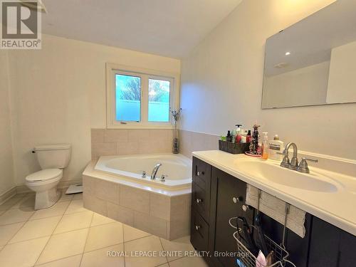 20 Gwillimbury Drive, Bradford West Gwillimbury, ON - Indoor Photo Showing Bathroom